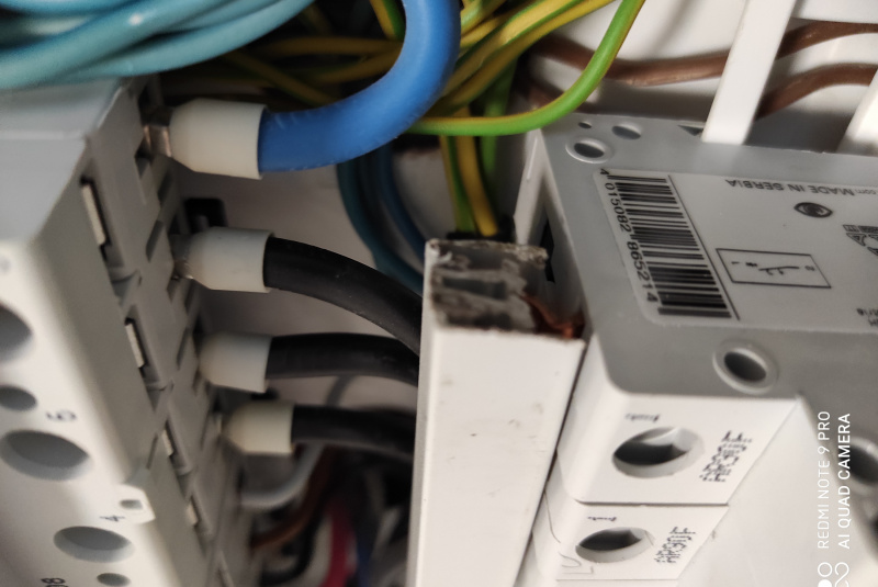 Mohlo by Vás zaujímať / Takto vzniká často nebezpečná situácia v prevádzkach - foto Mohlo by Vás zaujímať / Takto vzniká často nebezpečná situácia v prevádzkach - foto